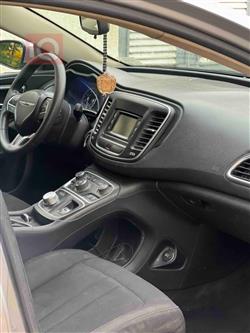 Chrysler 200
